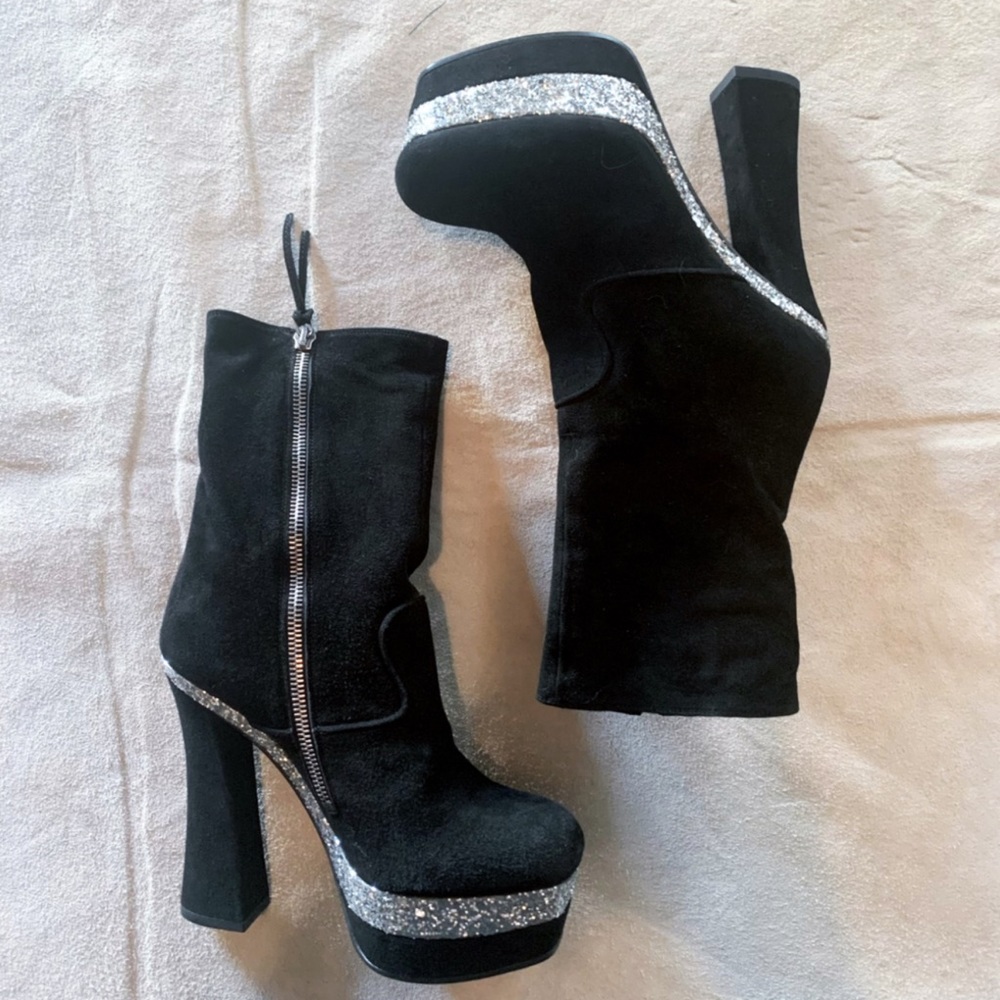 FUNKY 70s-INSPIRED MIU MIU SUEDE PLATFORM BOOTS!⚡️